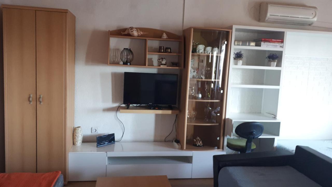 Apartmani Leko Mirjana Baska Voda Bagian luar foto